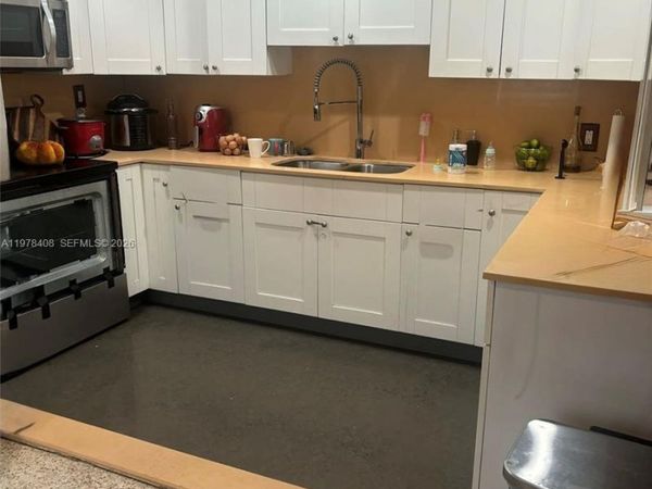 2511 NW 24th St , Miami, FL 33142