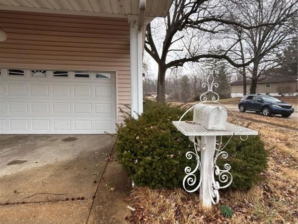 11369 Prentice Drive , Florissant, MO 63033