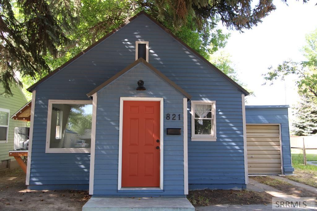 821 E 10th Street, Idaho Falls, ID 83401 Main Photo