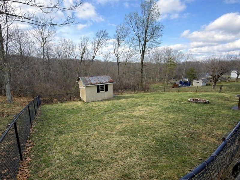 721 Longvue Drive, Steubenville, OH 43953 Photo 2