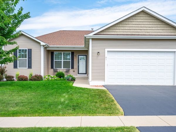 21 W Winterberry Avenue , Cortland, IL 60112