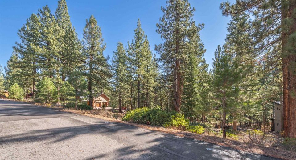 11925 Saddleback Drive, Truckee, CA 96161 Photo