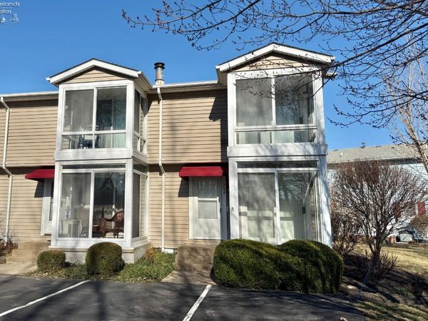 204 N Lakefront Drive, Unit 204, Port Clinton, OH 43452