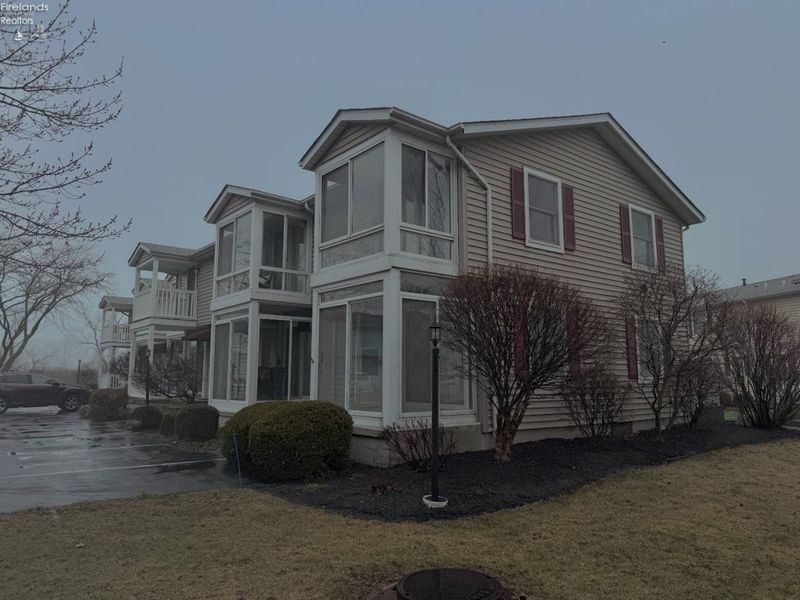 204 N Lakefront Drive, Unit 204, Port Clinton, OH 43452 Photo 2