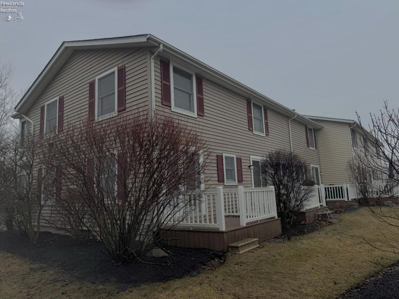 204 N Lakefront Drive, Unit 204, Port Clinton, OH 43452 Photo 3