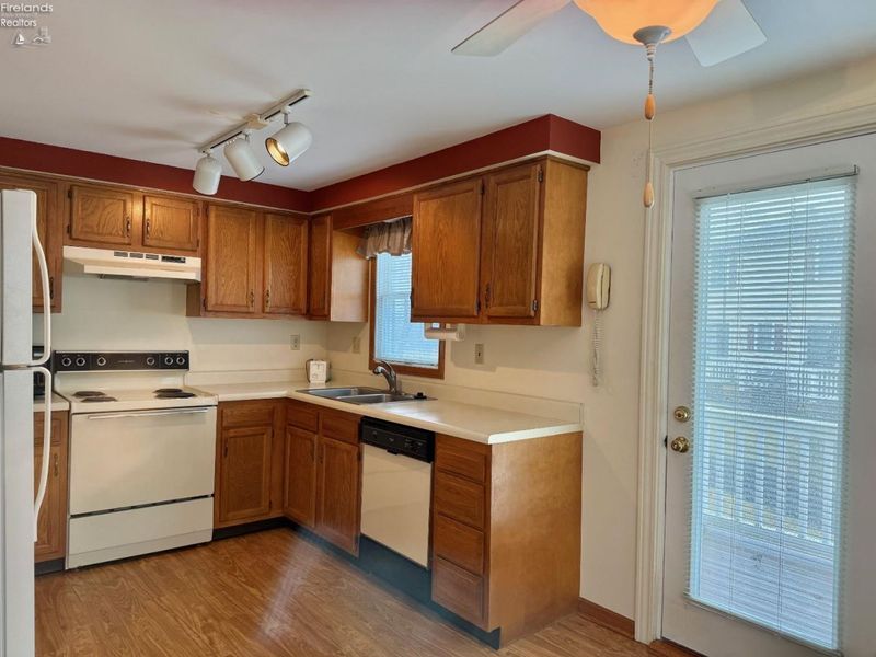 204 N Lakefront Drive, Unit 204, Port Clinton, OH 43452 Photo 4