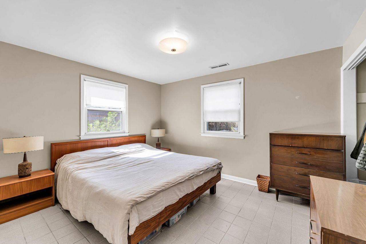 1514 Balsam Street Photo 11