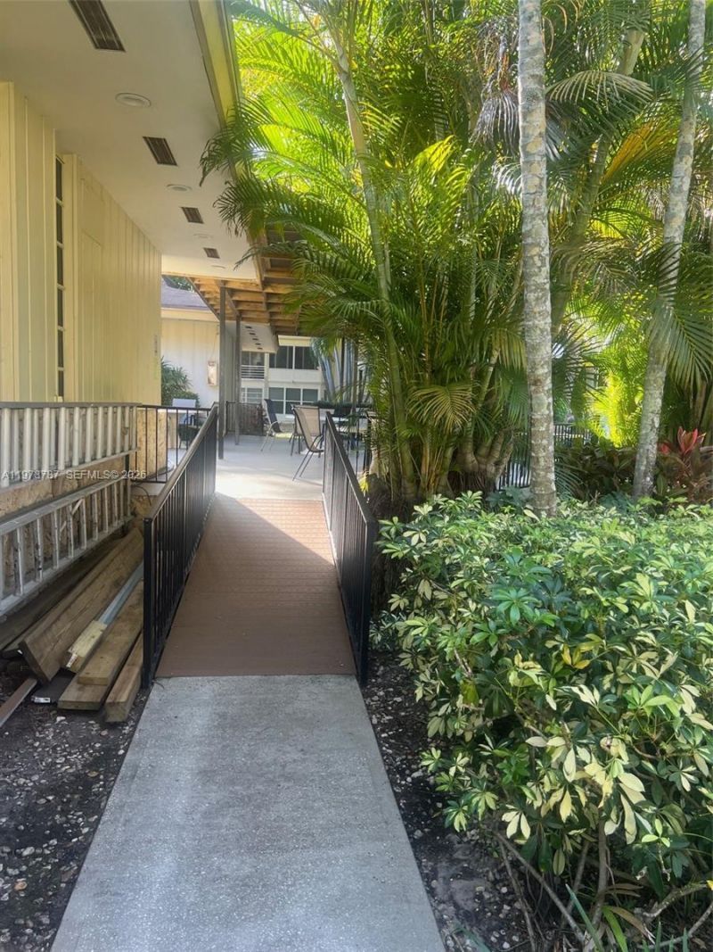 5171 W Oakland Park Blvd , Unit 203, Lauderdale Lakes, FL 33313 Photo