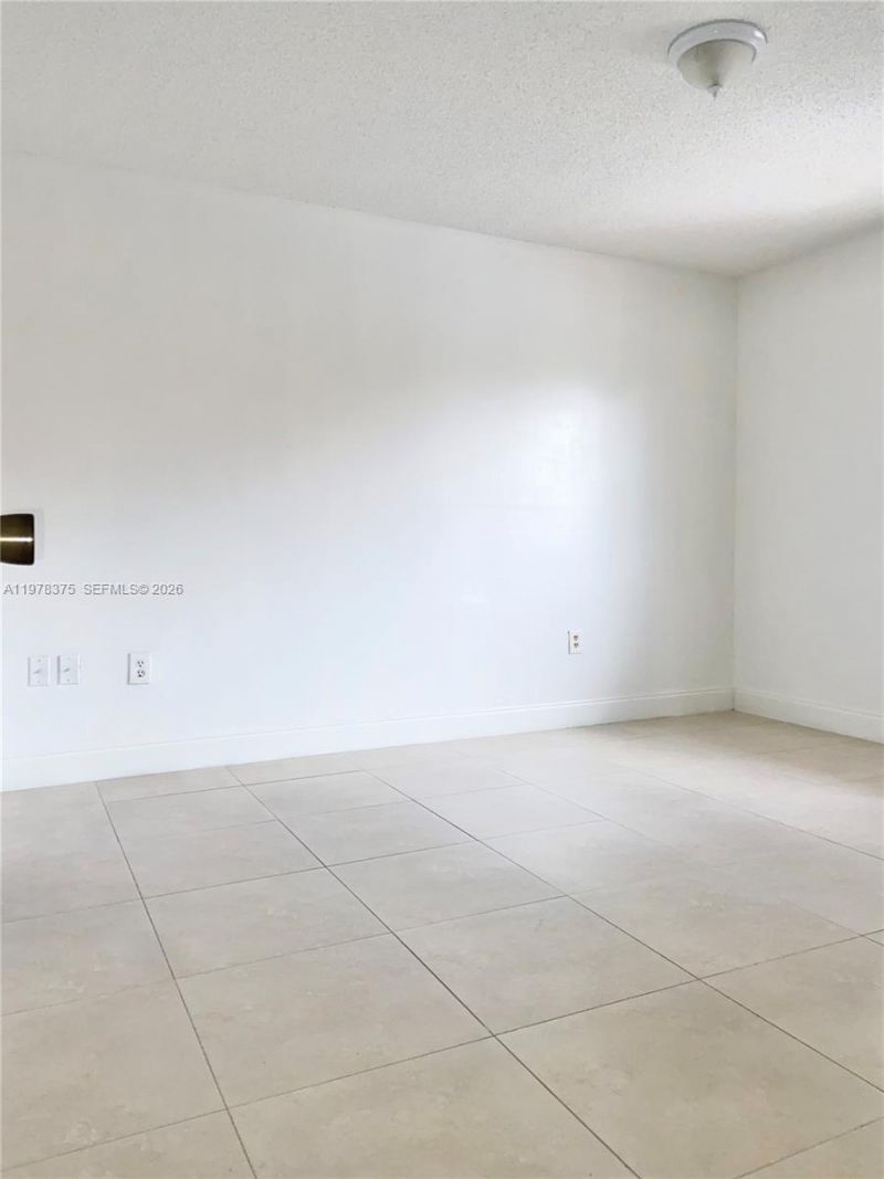 2740 W 62nd St, Unit 203, Hialeah, FL 33016 Photo
