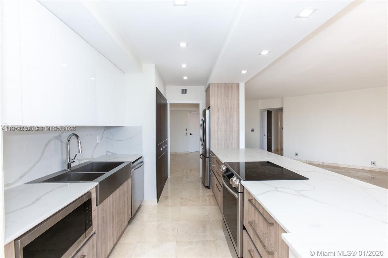 19667 Turnberry Way , Unit 15A, Aventura, FL 33180 Photo