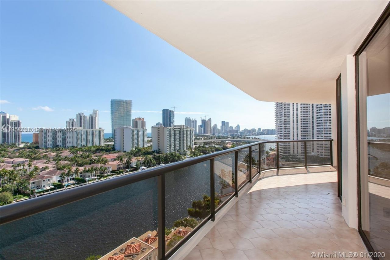 19667 Turnberry Way , Unit 15A, Aventura, FL 33180 Photo