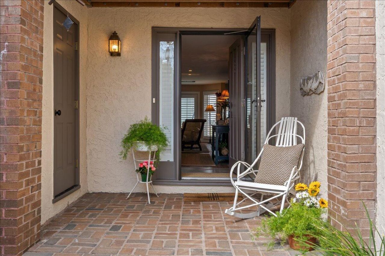 1949 Marsh Oak Lane Photo 10