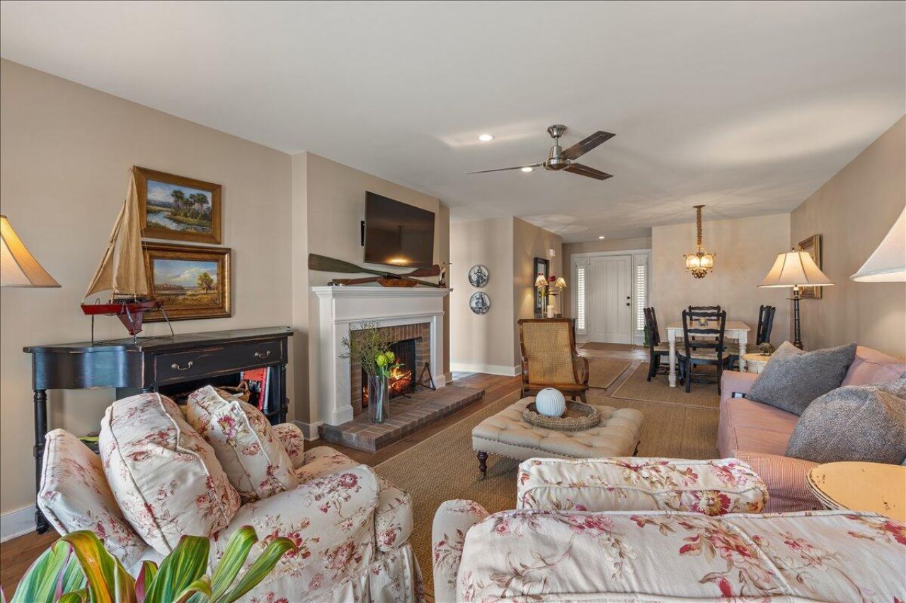 1949 Marsh Oak Lane Photo 23