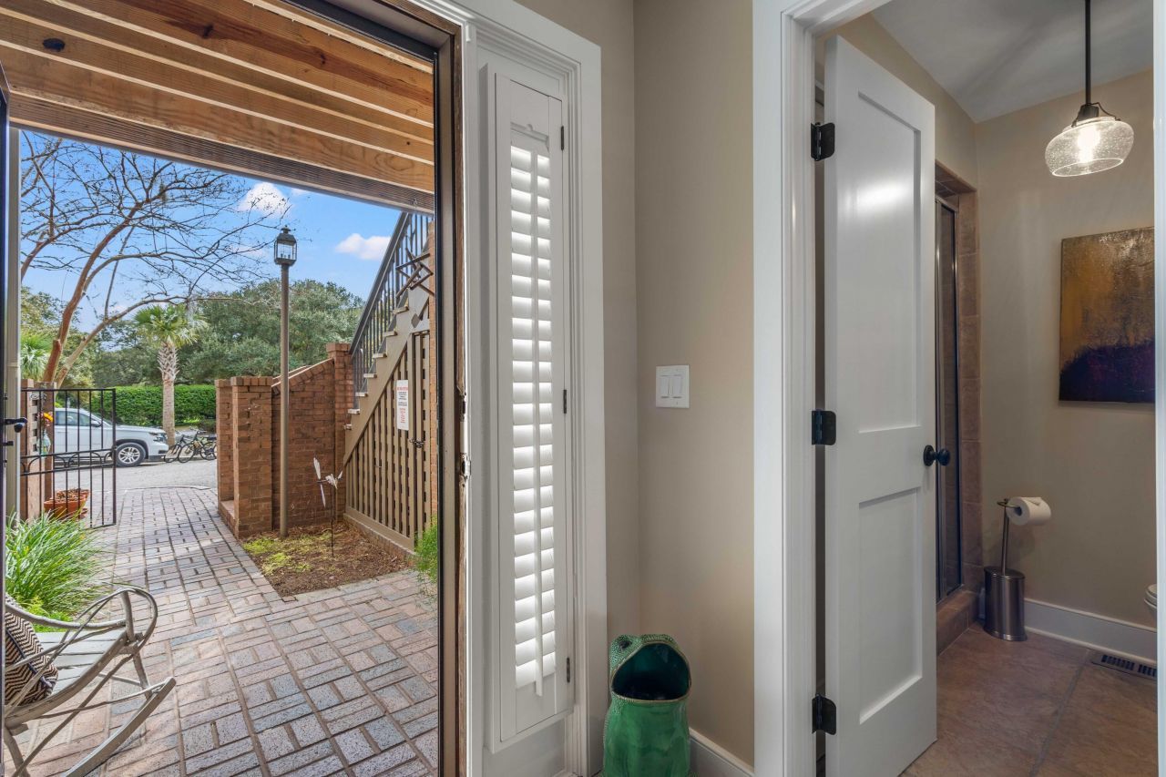 1949 Marsh Oak Lane Photo 25