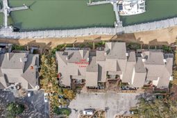 1949 Marsh Oak Lane photo 4