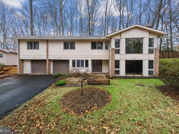7700 HAMILTON SPRING ROAD, BETHESDA, MD 20817