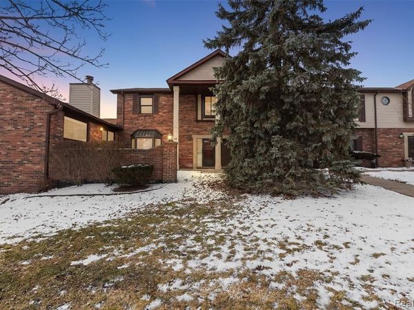 2322 London Bridge Drive, Rochester Hills, MI 48307