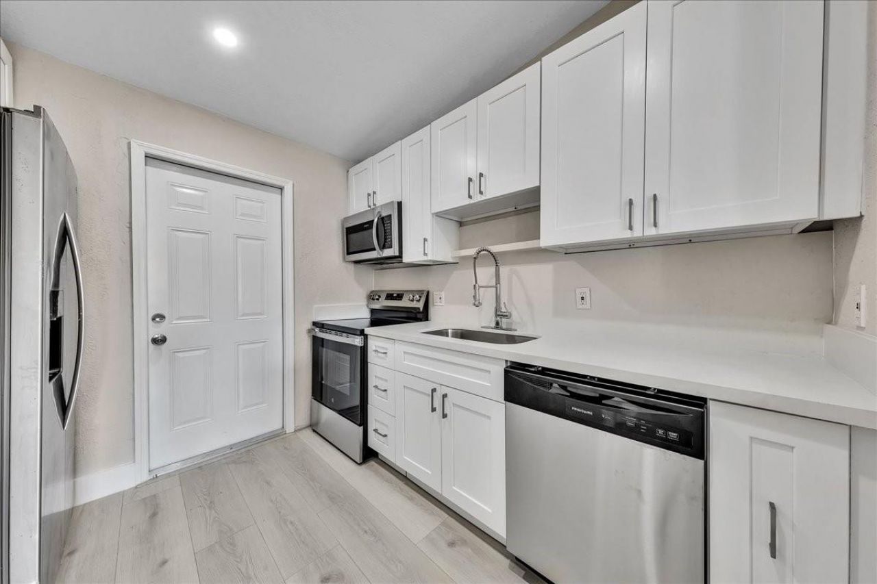 305 NE 8th Street, Pompano Beach, FL 33060 Photo