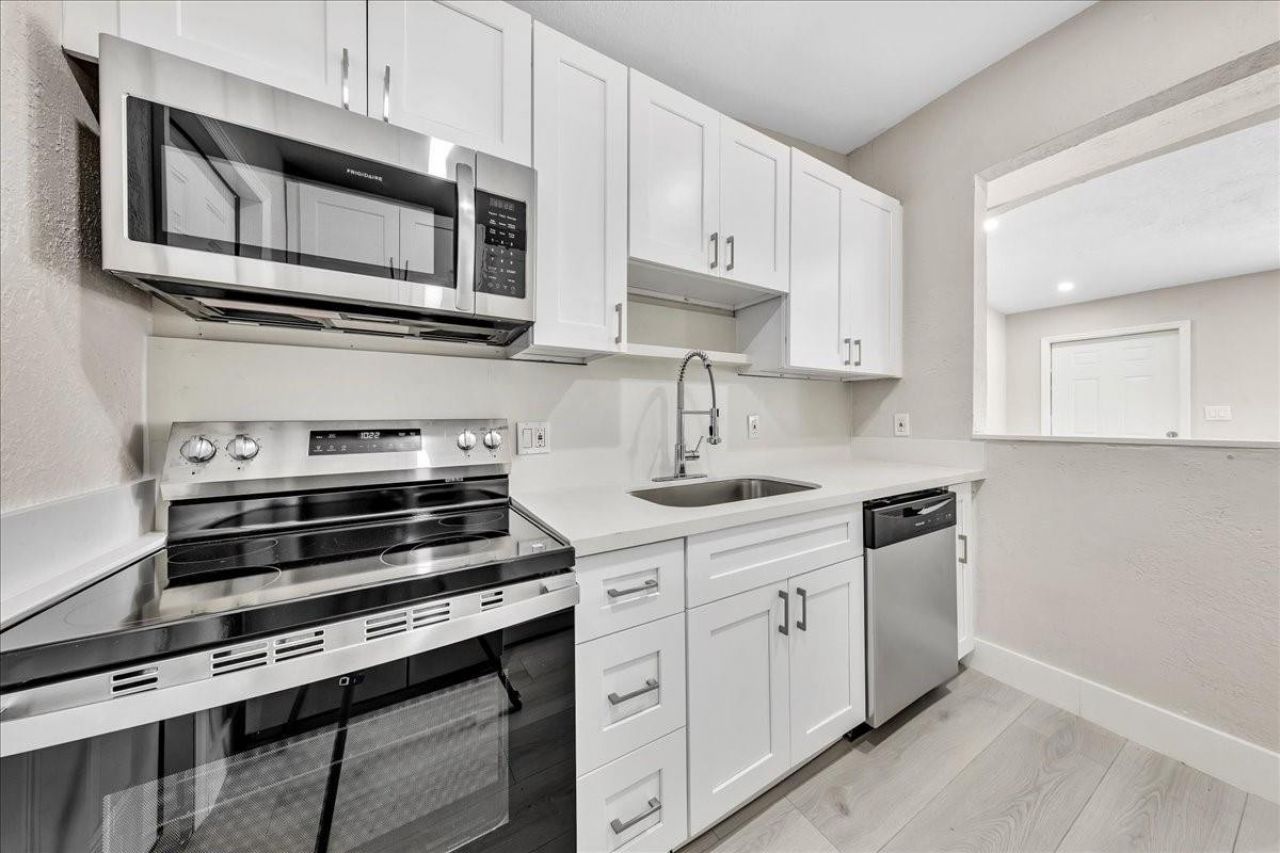 305 NE 8th Street, Pompano Beach, FL 33060 Photo