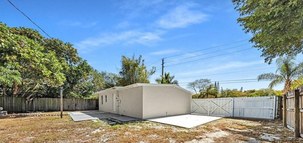 305 NE 8th Street, Pompano Beach, FL 33060 Photo
