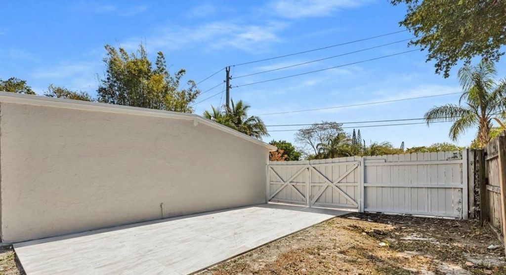 305 NE 8th Street, Pompano Beach, FL 33060 Photo