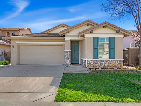 2916 N Platte Way, Sacramento, CA 95835