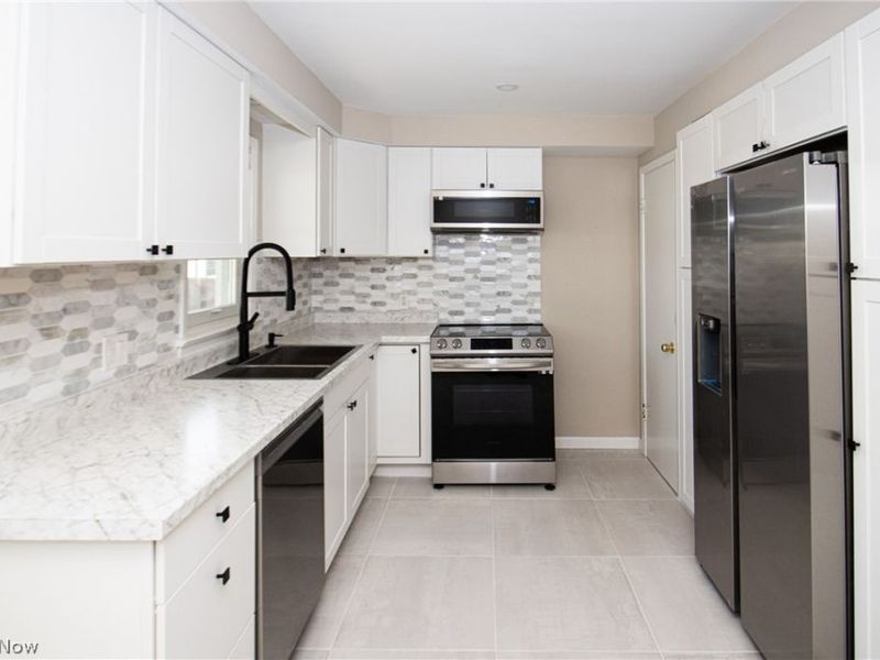 24791 Drakefield Avenue, Euclid, OH 44123 Photo 10