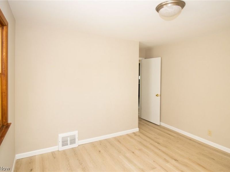 24791 Drakefield Avenue, Euclid, OH 44123 Photo 16