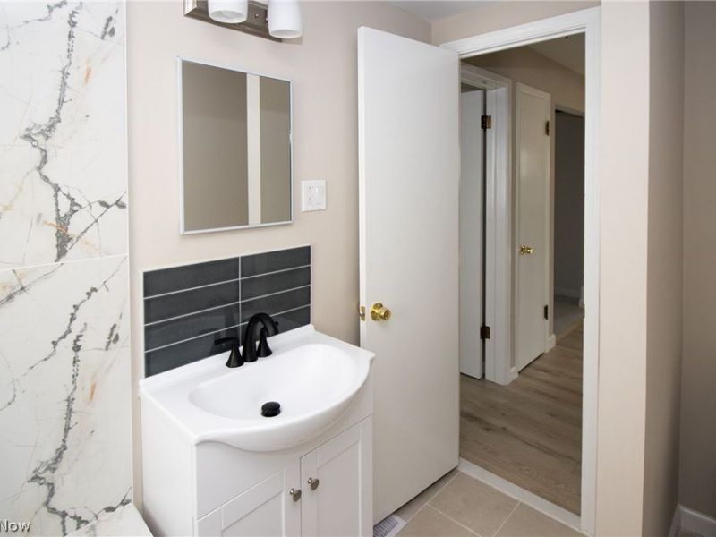 24791 Drakefield Avenue, Euclid, OH 44123 Photo 19