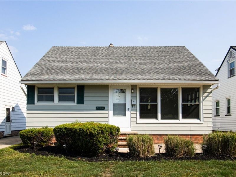 24791 Drakefield Avenue, Euclid, OH 44123 Photo 2