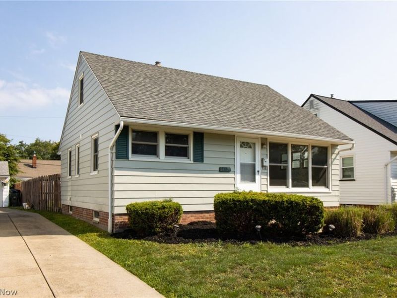 24791 Drakefield Avenue, Euclid, OH 44123 Photo 3