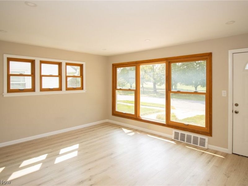 24791 Drakefield Avenue, Euclid, OH 44123 Photo 6