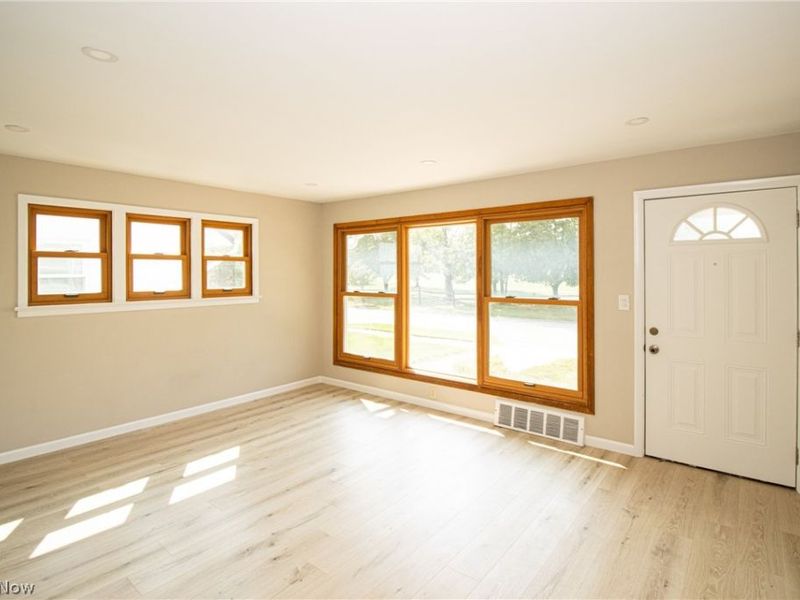 24791 Drakefield Avenue, Euclid, OH 44123 Photo 7