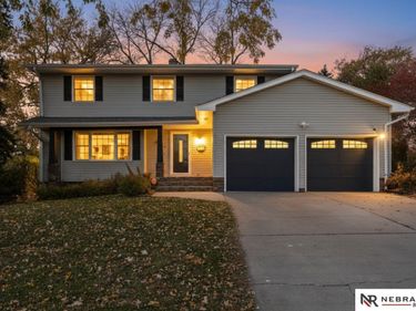 574 S 126th Street, Omaha, NE 68154