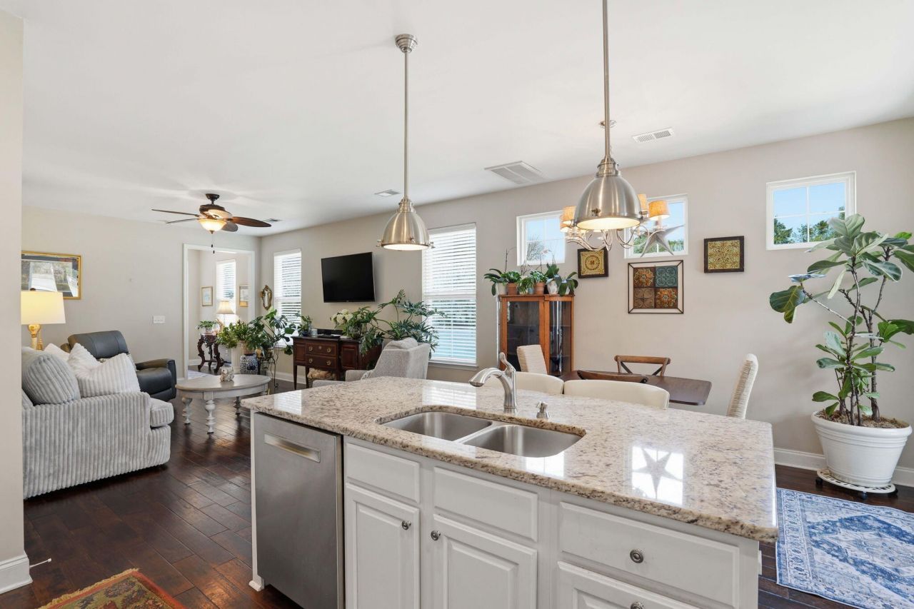 1065 Ashley Garden Boulevard Photo 13