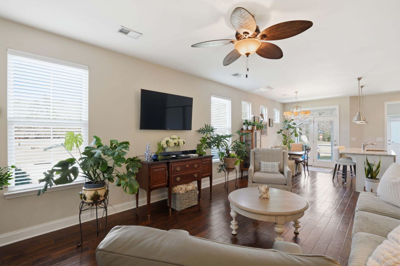 1065 Ashley Garden Boulevard Photo 7