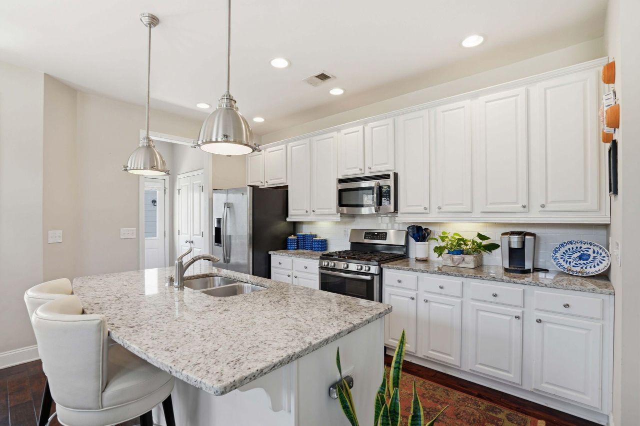 1065 Ashley Garden Boulevard Photo 9