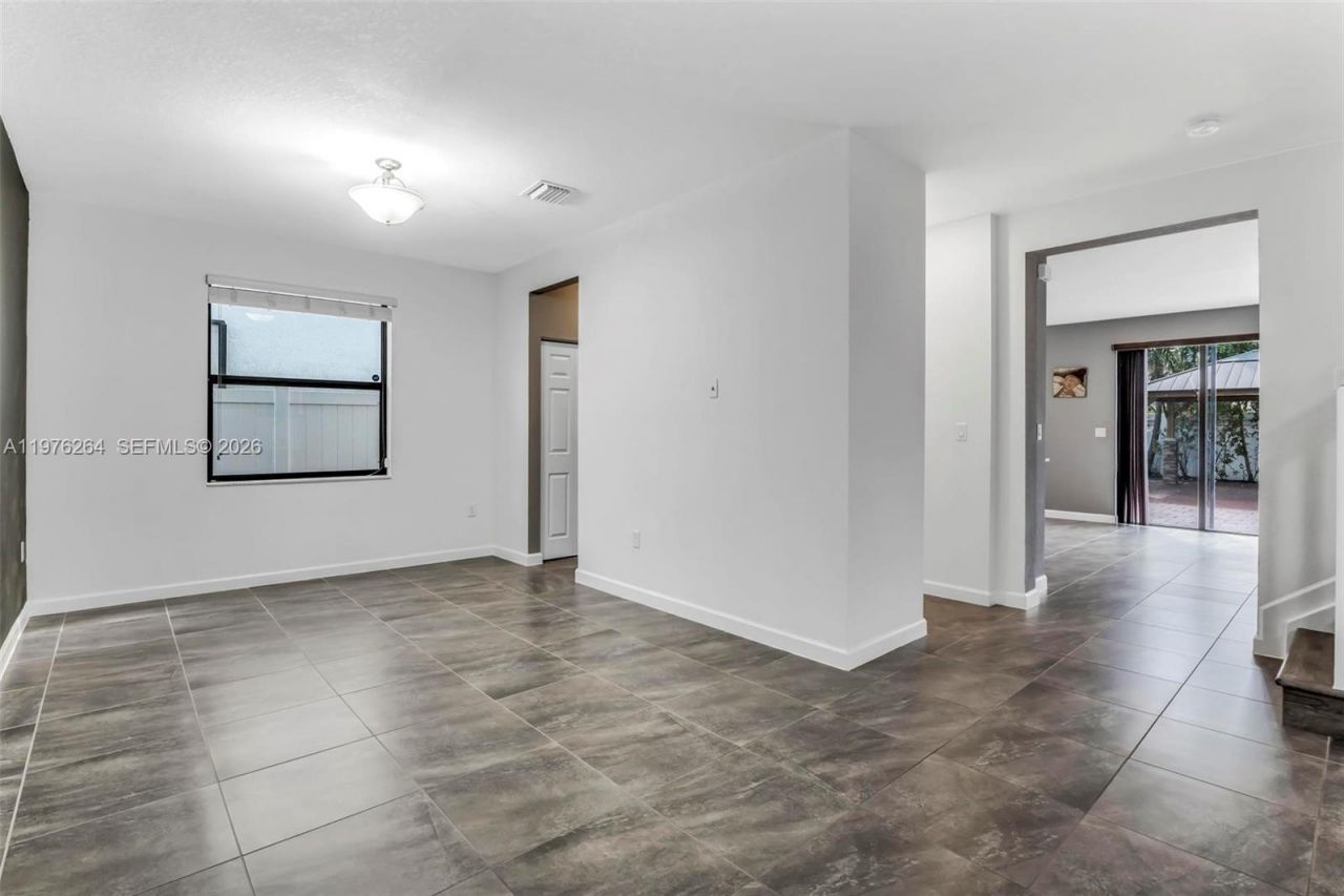 3440 W 100th Ter , Hialeah, FL 33018 Photo