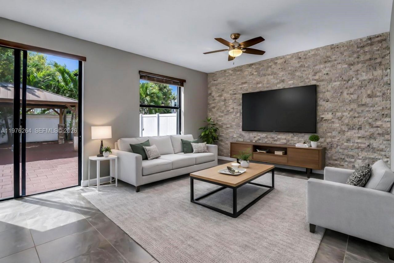 3440 W 100th Ter , Hialeah, FL 33018 Photo