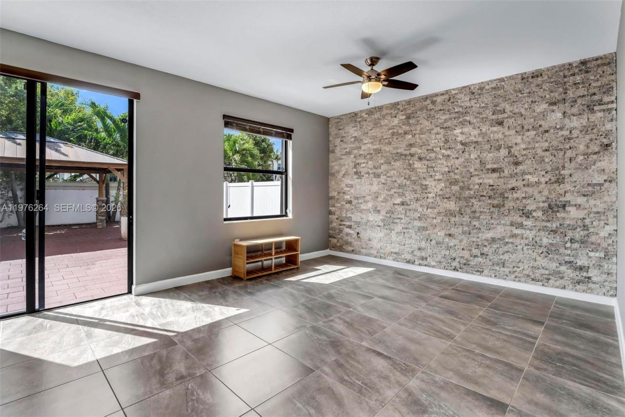 3440 W 100th Ter , Hialeah, FL 33018 Photo