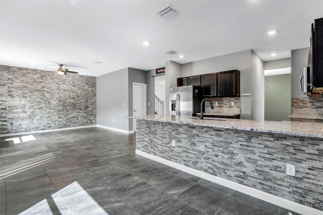 3440 W 100th Ter , Hialeah, FL 33018 Photo