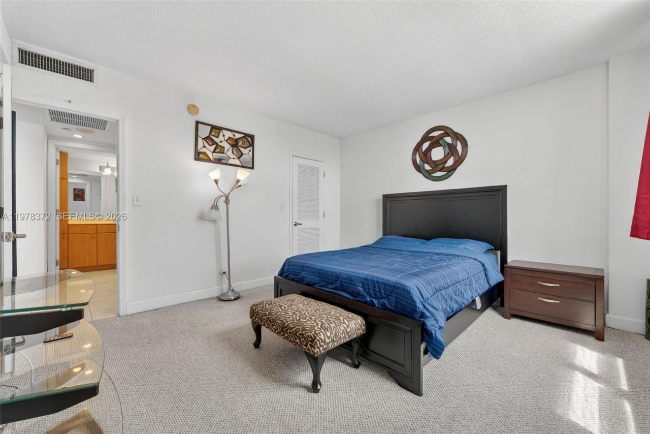 401 69th St, Unit 1206, Miami Beach, FL 33141 Photo