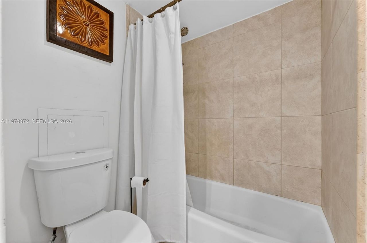 401 69th St, Unit 1206, Miami Beach, FL 33141 Photo