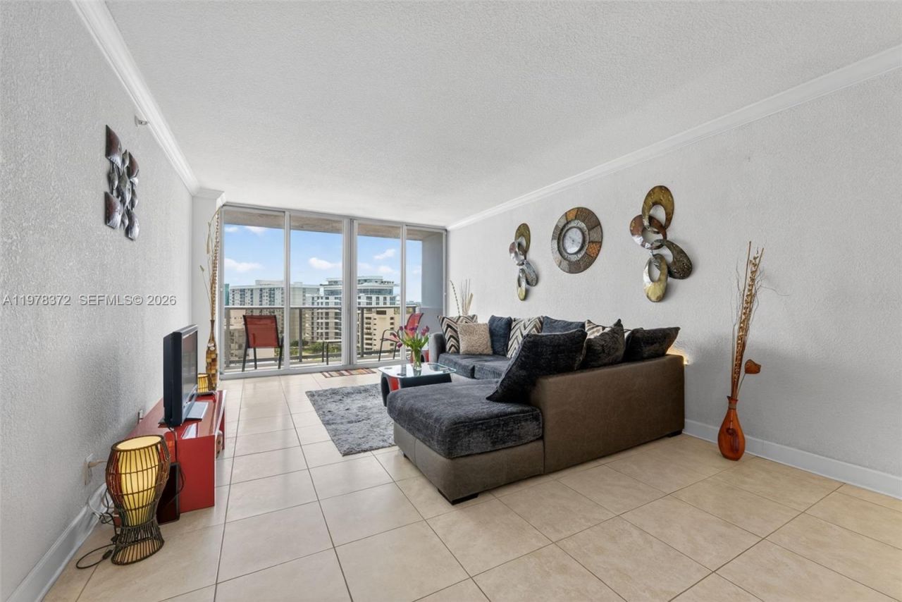 401 69th St, Unit 1206, Miami Beach, FL 33141 Photo