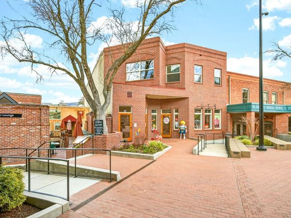 68 E Main Street, Unit 1, Ashland, OR 97520