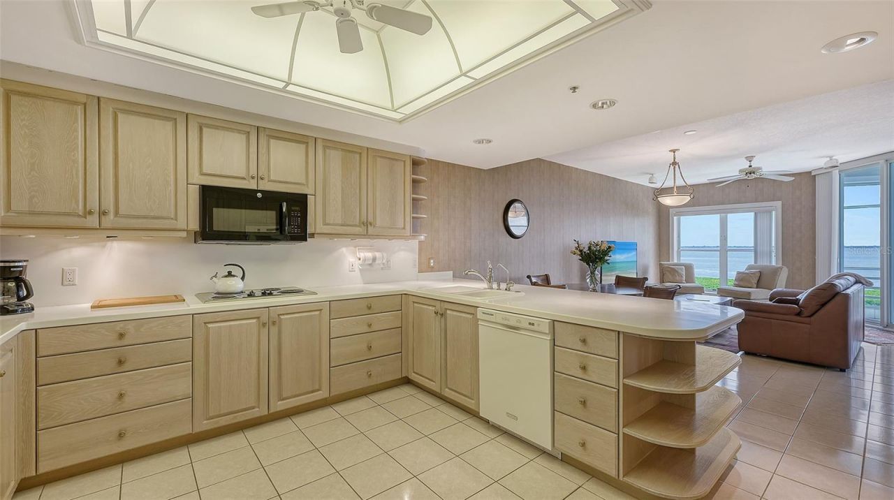 2450 Harbourside Drive, Unit 212, Longboat Key, FL 34228 Photo