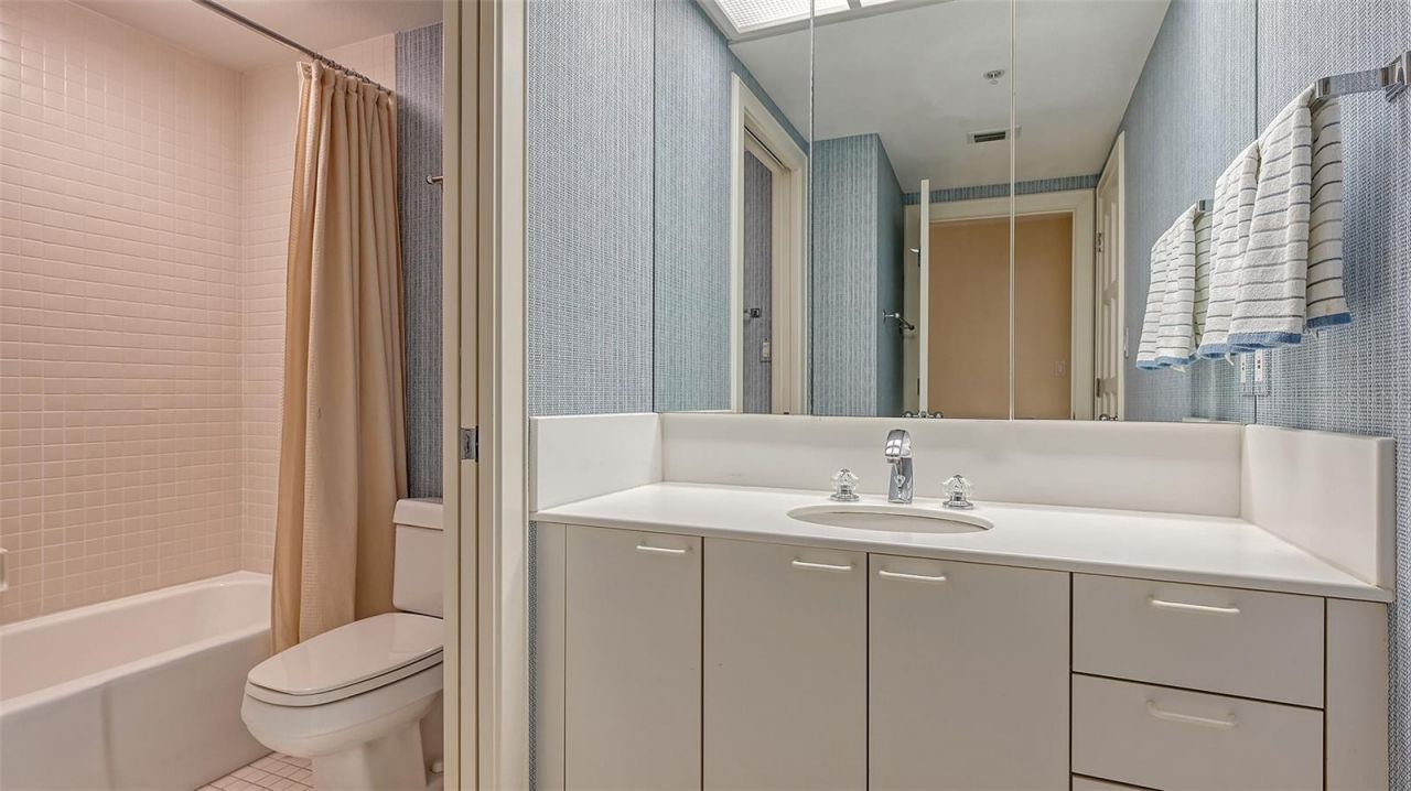 2450 Harbourside Drive, Unit 212, Longboat Key, FL 34228 Photo