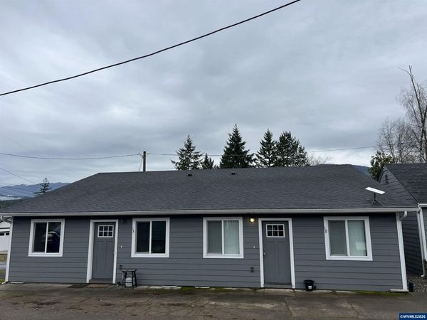 612 NE Santiam Bl, Mill City, OR 97360