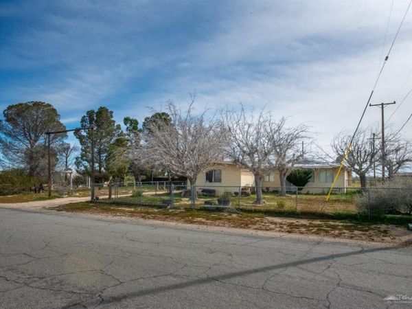 6042 Malibu Drive, Mojave, CA 93501