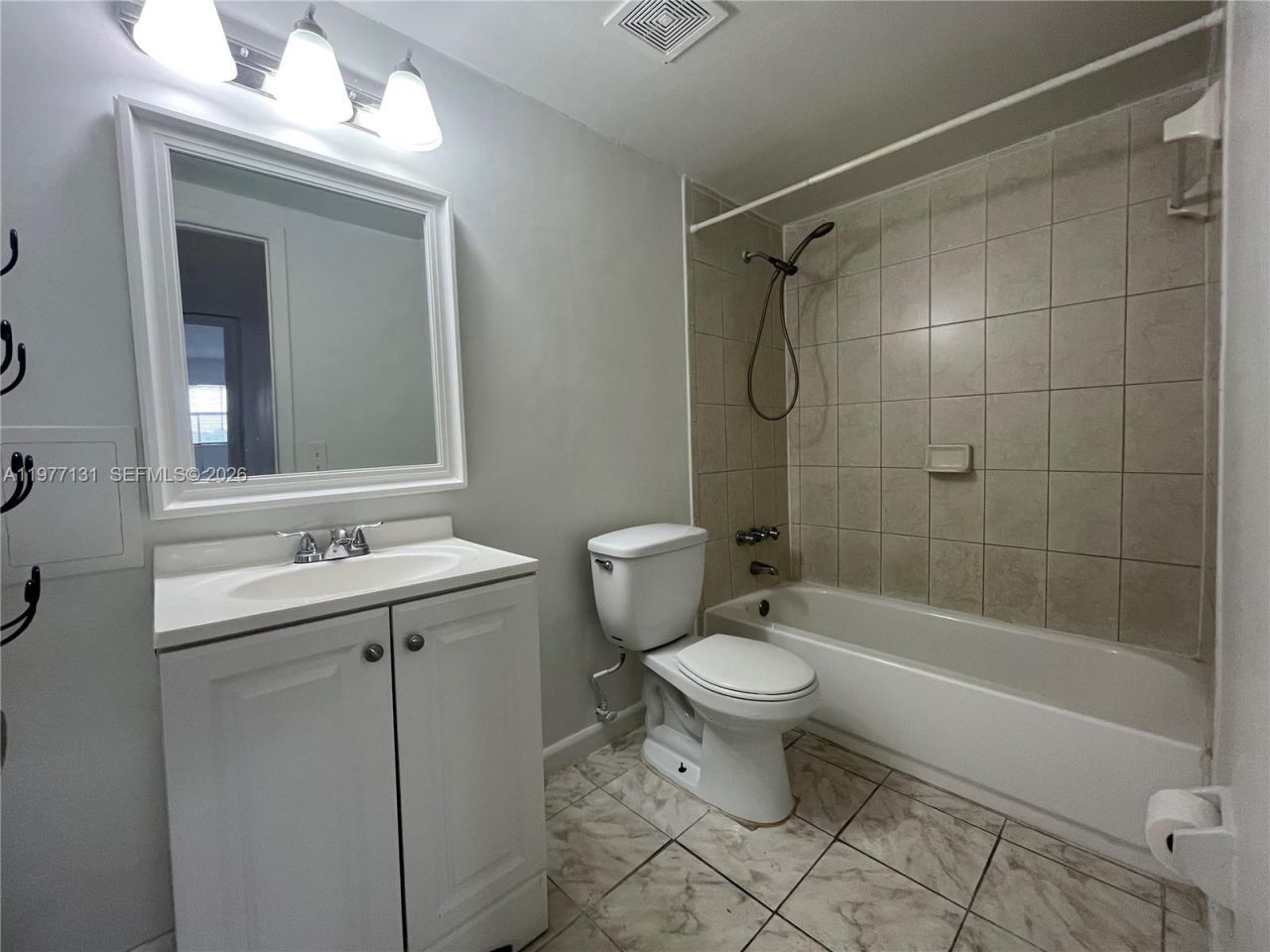 3710 NW 21st St , Unit 211, Lauderdale Lakes, FL 33311 Photo